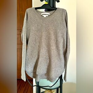 Max studio cashmere sweater beige/grey sz M